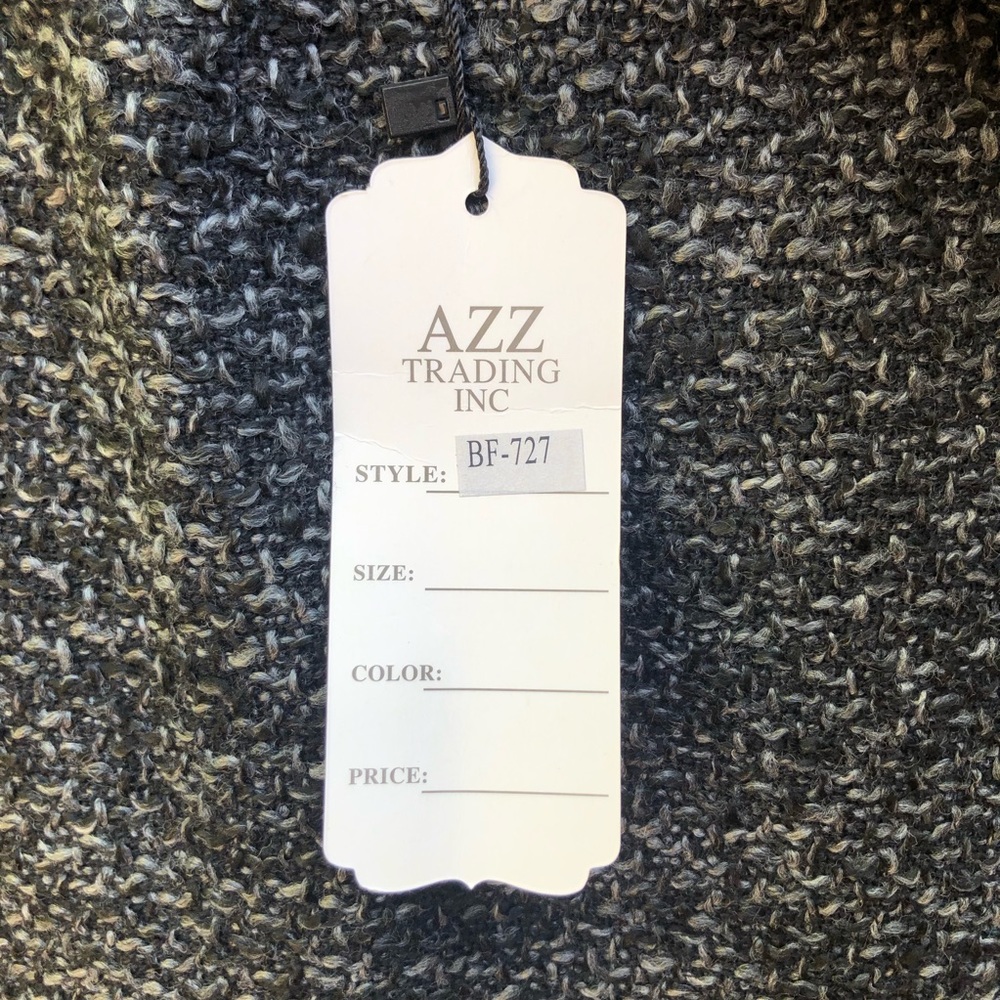 Azz Trading Gray Wrap Poncho Scarf NWT - Picture 13 of 14